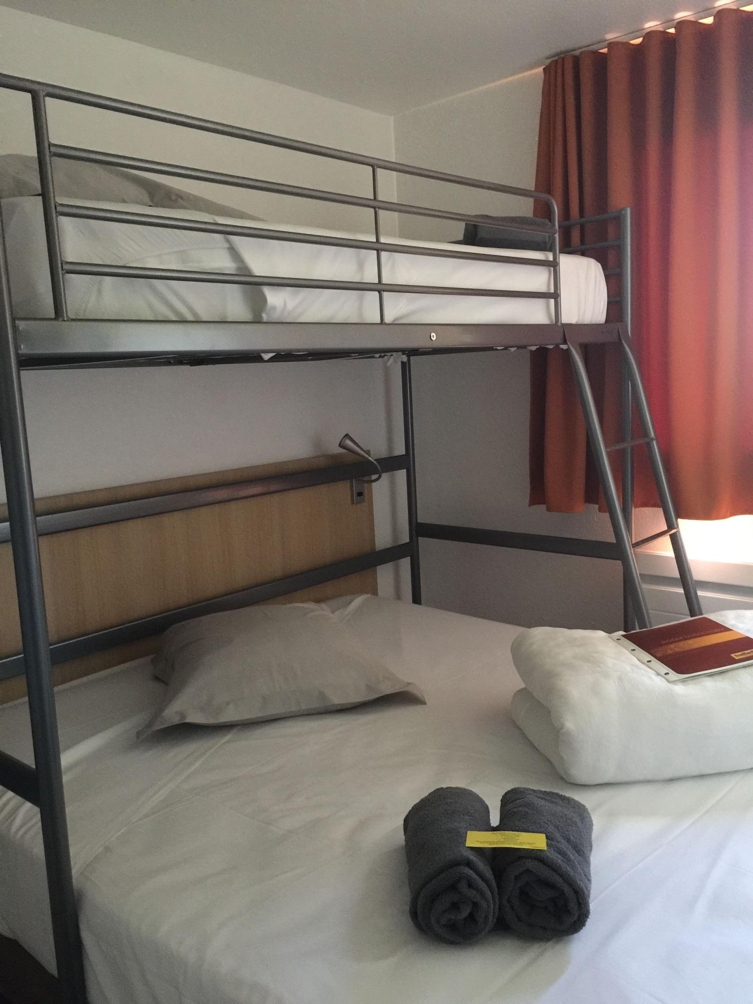 กีริอ๊าด ดีเร็ค ลา โรแชล แอทร์ Hotel เอเทร ภายนอก รูปภาพ