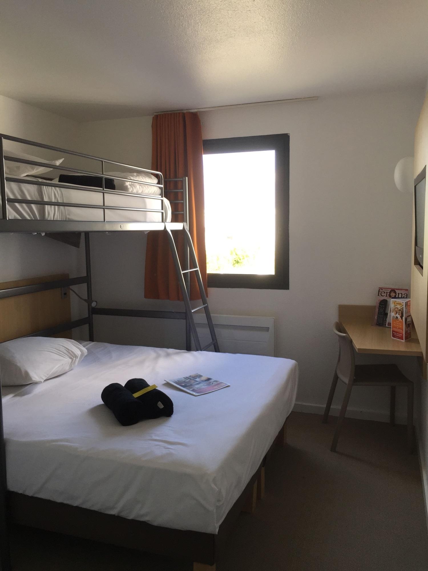 กีริอ๊าด ดีเร็ค ลา โรแชล แอทร์ Hotel เอเทร ภายนอก รูปภาพ